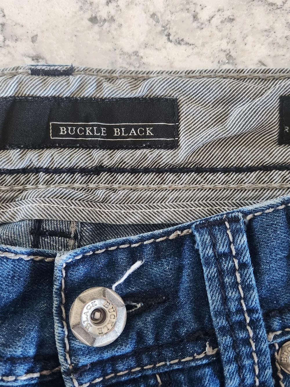 Buckle Men’s Blue Straight Jeans - Classic Pocket Stitch
